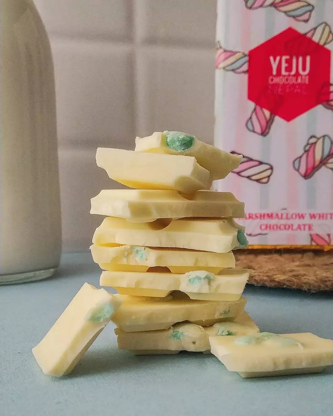 Marshmallow white chocolate bar